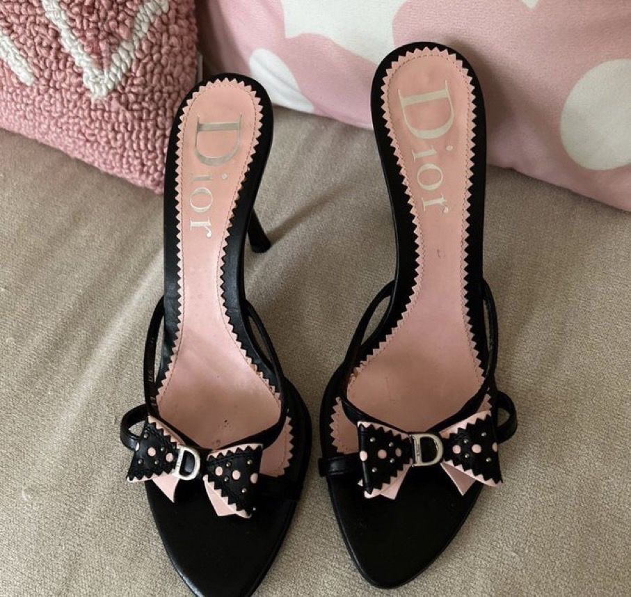 black and pink kitten heels